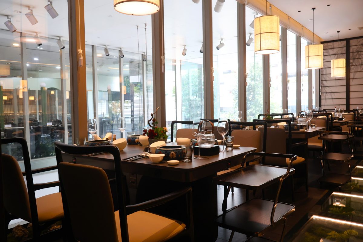 Chamoon Hot Pot Singapore with hospitable service in a natural, elegant aesthetic environment