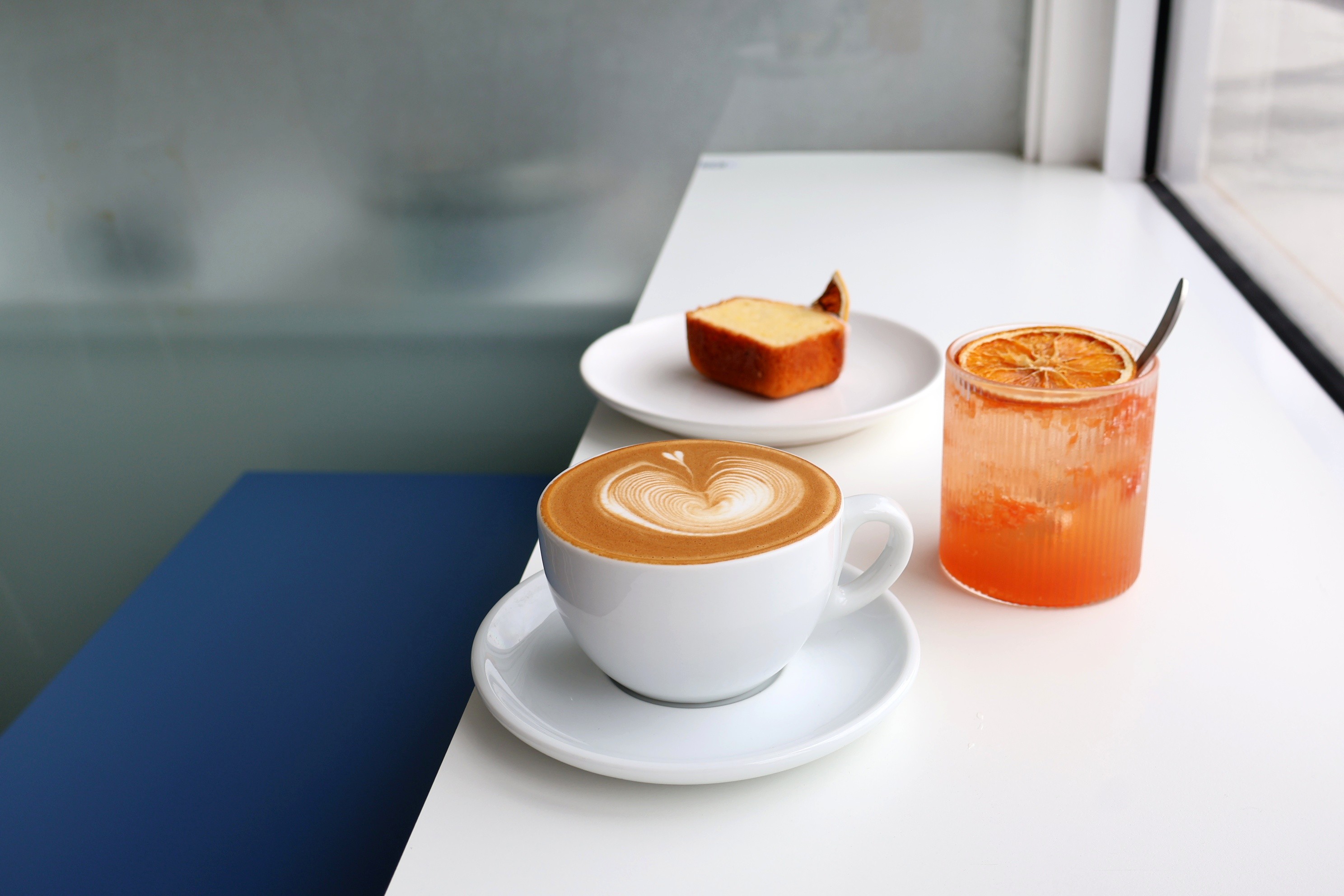 Cold Blue Specialty Coffee's Artisanal Brews and Serene Vibes