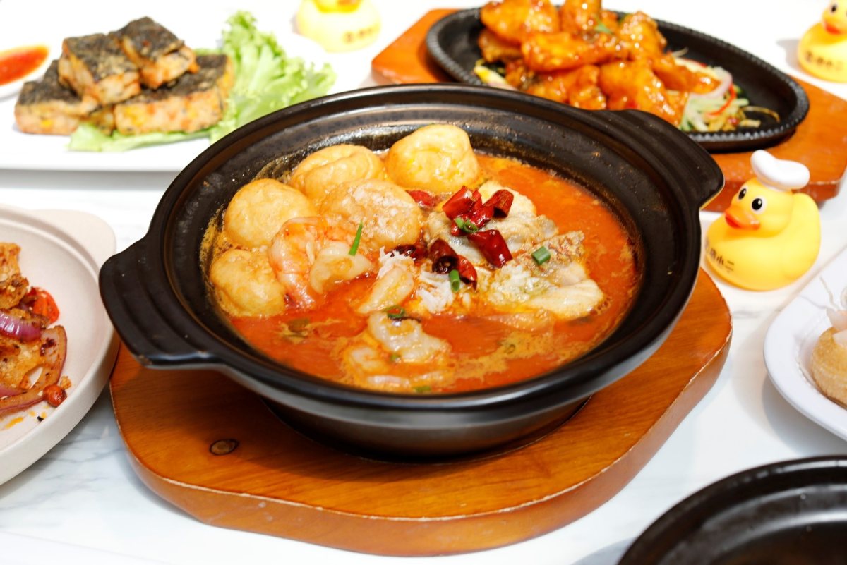 Seafood Trio in Spicy Pepper Broth from Dian Xiao Er Chef Showdown 2024