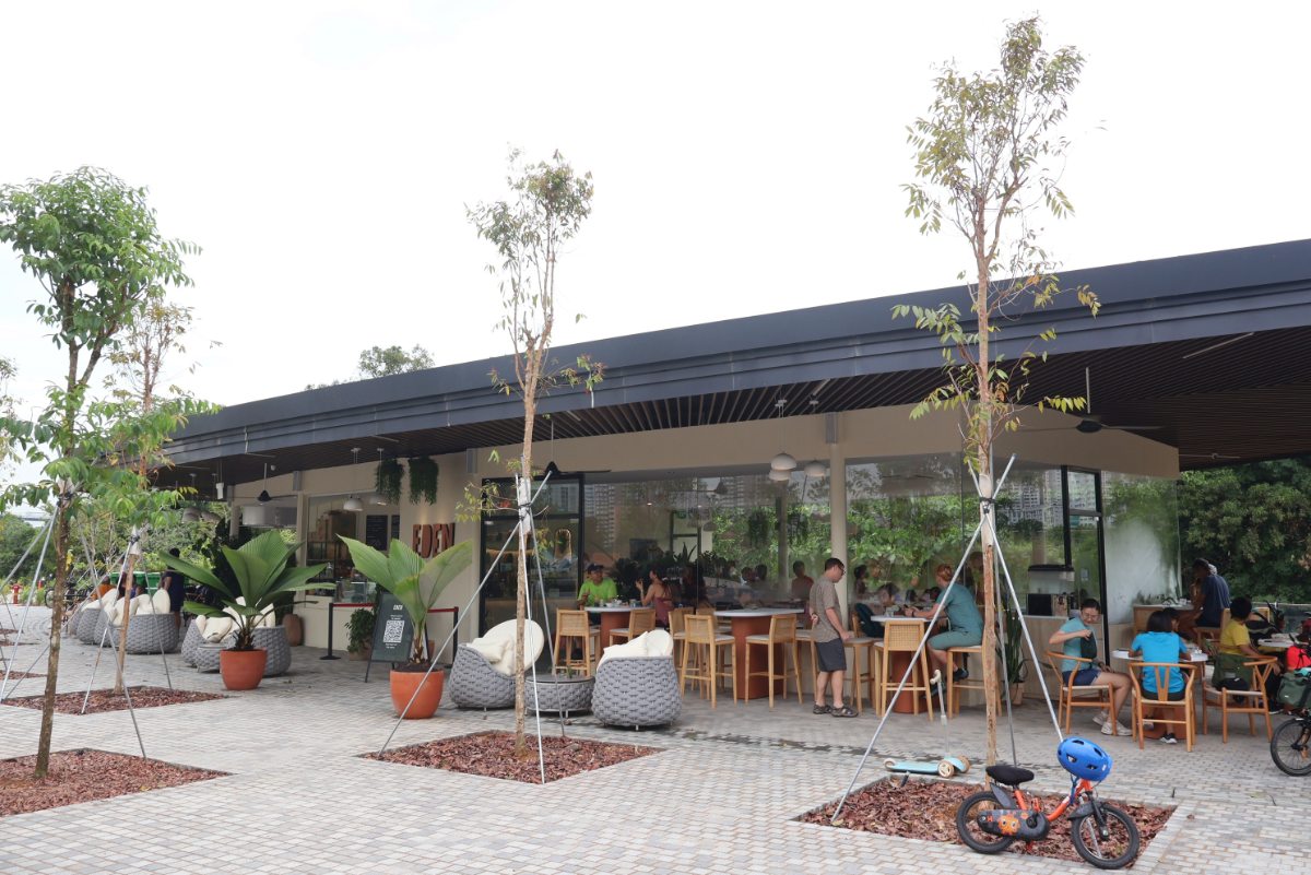 Eden Cafe: Serene Atmosphere with Unique Fusion Dishes