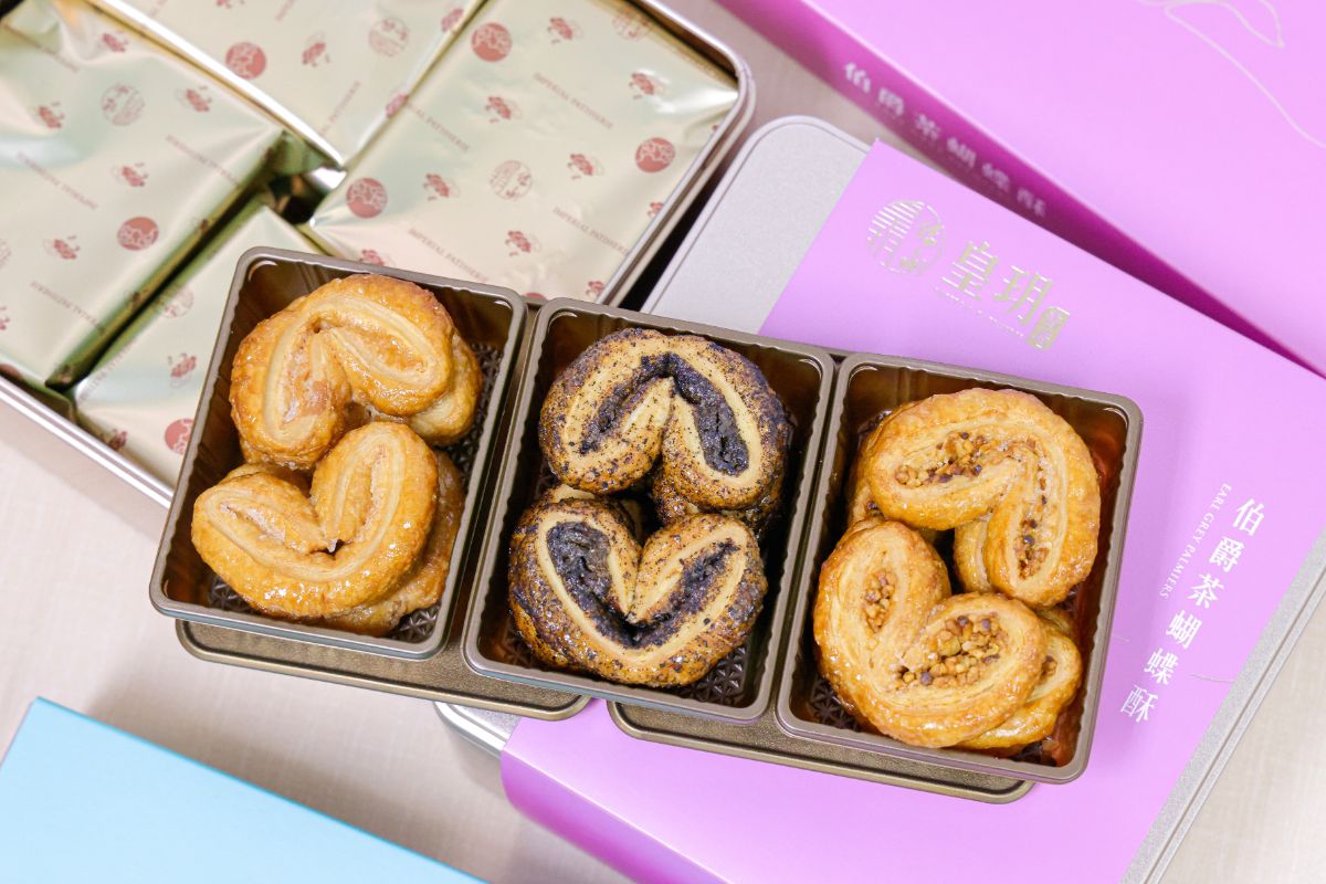 Palmier: Michelin-starred pastry perfection – golden, flaky, and buttery, each bite melts on your tongue.