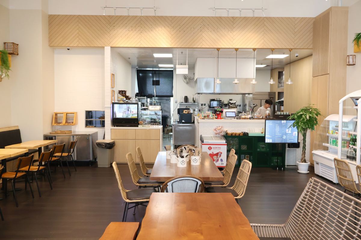 Korean Fusion Meets Casual Comfort at Iris Cafe, Fusionopolis