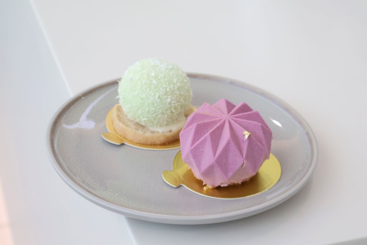 From Oolong Peach to Ondeh-Ondeh: A Journey Through Kommons’ Delicate Cakes
