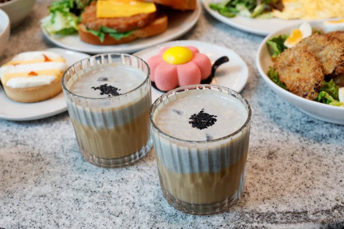 Lucine by LUNA’s Black Sesame Latte with layers of creamy black sesame and latte