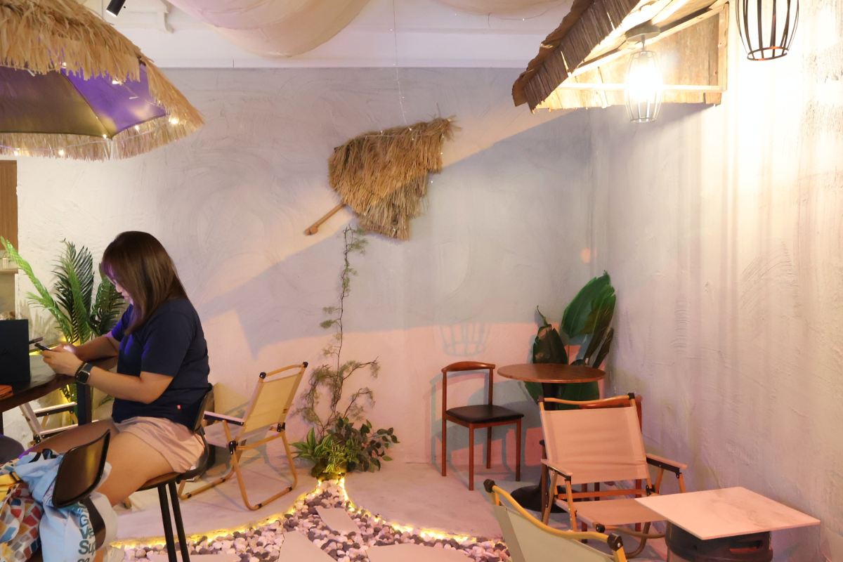 Relax and Unwind at Muyun Café: A Minimalist Escape in Tanjong Pagar