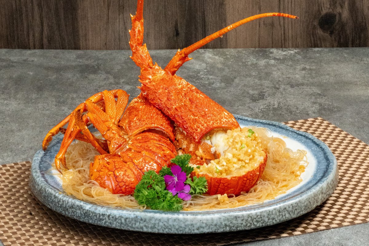 50% off Australian Lobster at Seafood Paradise, available steamed or braised