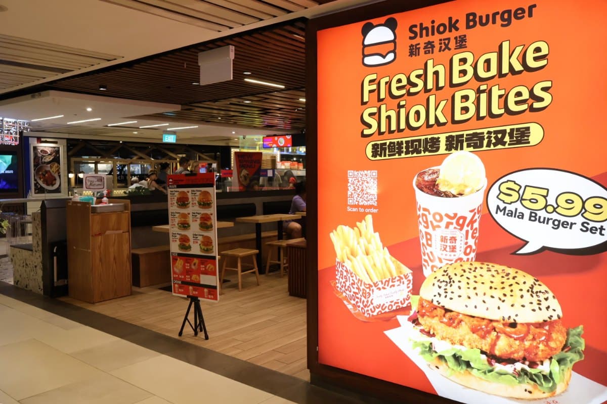 Casual Dining at Shiok Burger, Raffles City