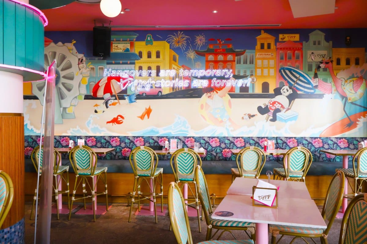 Tipsy Flamingo's 80s Beach Party Vibe at Raffles City