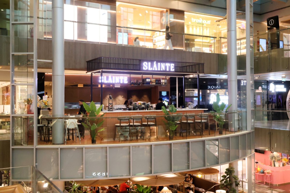 Sláinte: Where Café Comfort Meets Evening Whiskey Sophistication at Paragon