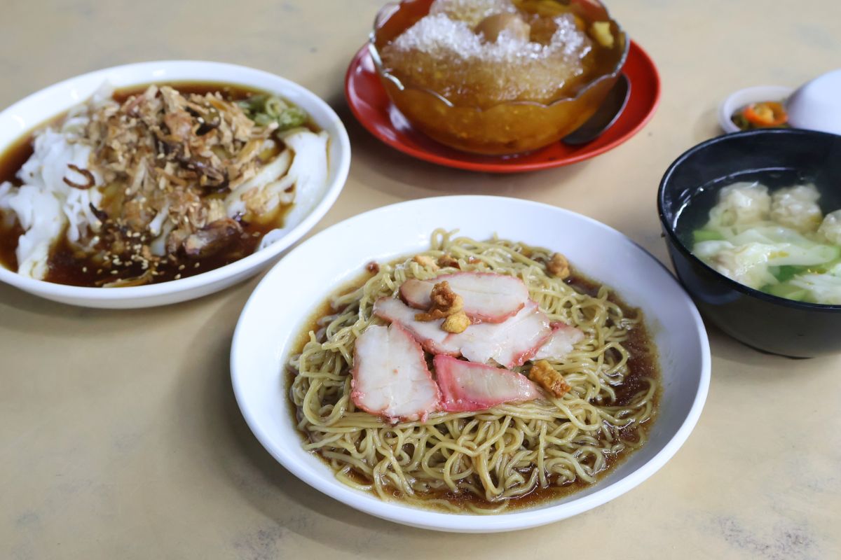 Explore Ipoh’s Tong Sui Kai: A Street Food Haven with Over 50 Stalls