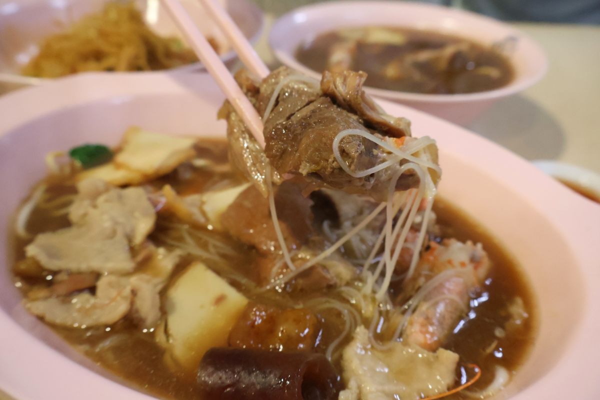 Wang Bu Liao Traditional Prawn Noodles at Golden Mile Tower
